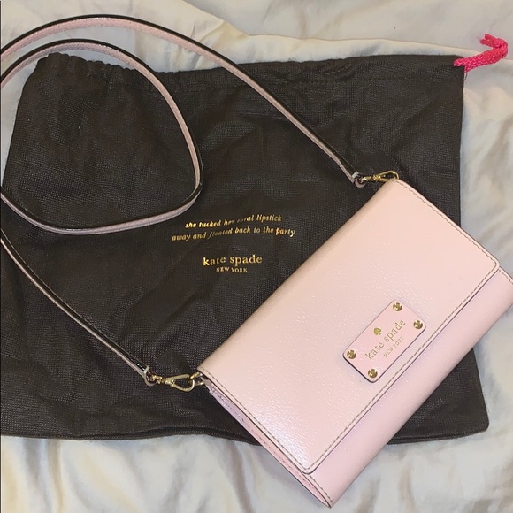 kate spade Handbags - Kate spade crossbody